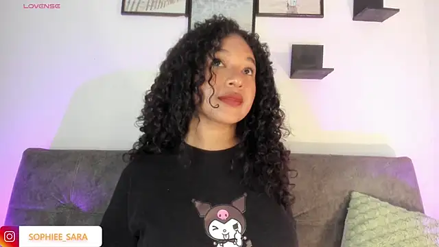 Snapshot of sara_sophieee chatting on 09.18.25 sara sophieee online show from 09.18.25