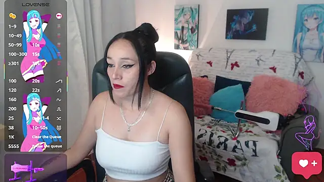 Snapshot of yeliana_sexxy chatting on 02.15.25 yeliana sexxy online show from 02.15.25