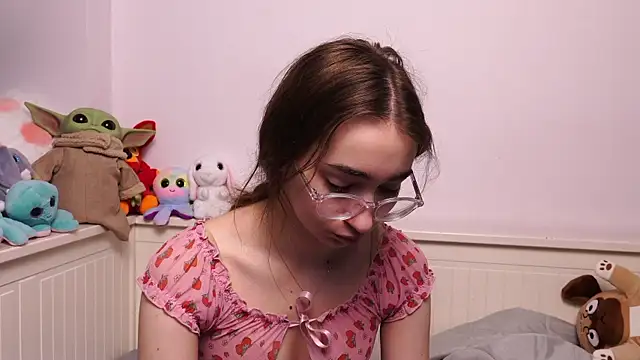 PollyBeev online show from 05.12.26