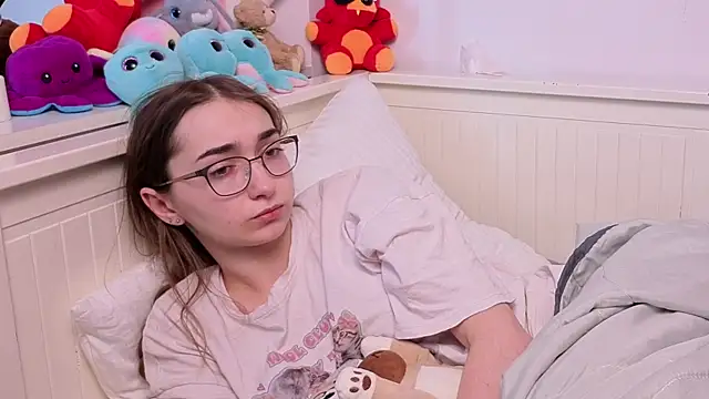 PollyBeev online show from 05.24.26