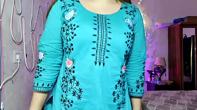 Snapshot of Hoty-Shivangi chatting on 07.17.26 Hoty-Shivangi online show from 07.17.26