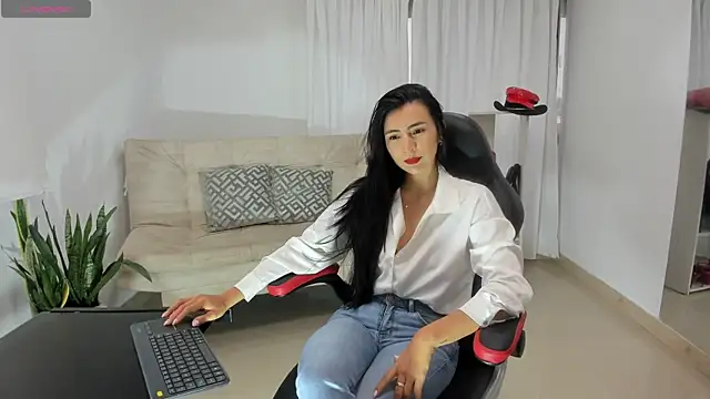 coniie jhons online show from 02.13.26