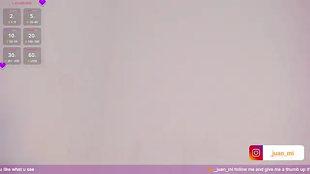 Snapshot of juanmiss chatting on 10.20.25 juanmiss online show from 10.20.25