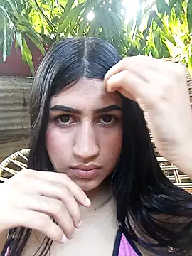 Julix A online show from 02.16.25