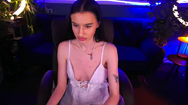 Snow WhiteeeX online show from 01.29.25