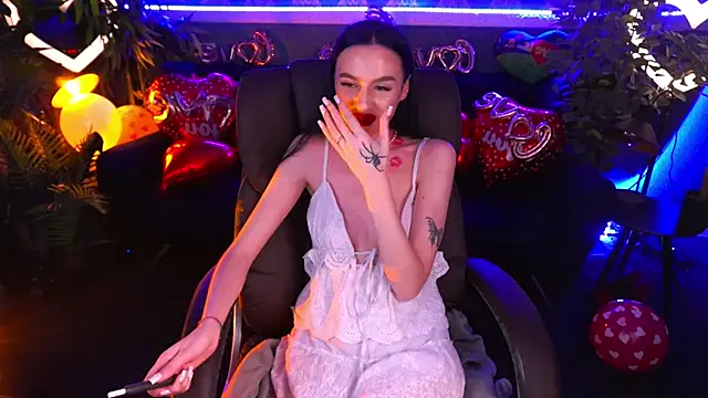 Snow WhiteeeX online show from 02.14.25