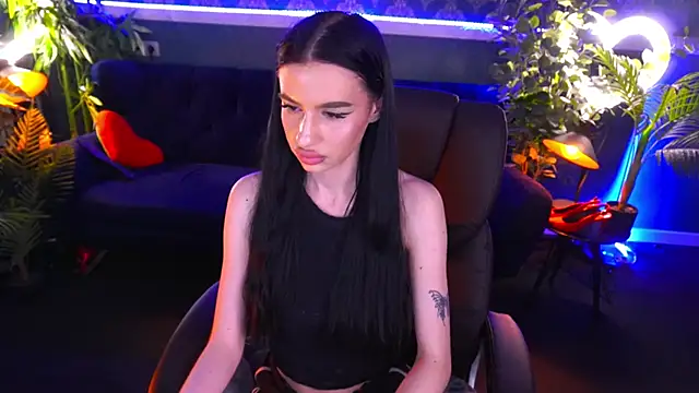 Snow WhiteeeX online show from 02.26.25