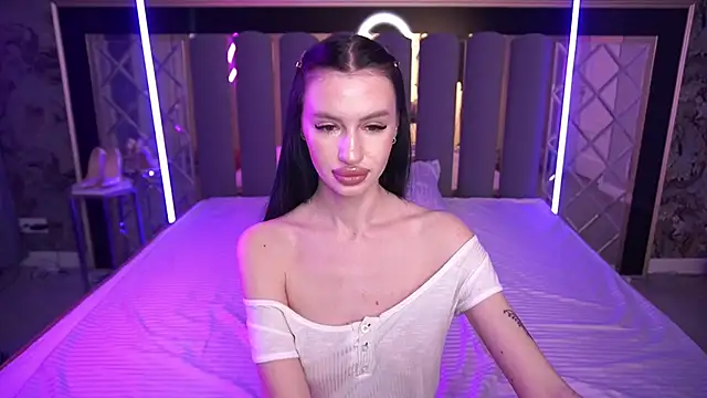 Snow WhiteeeX online show from 03.21.26