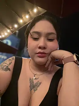 Snapshot of AHRI_LEE chatting on 02.23.25 AHRI LEE online show from 02.23.25