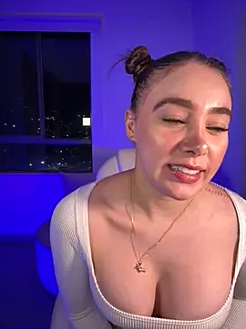 Lanataylor- online show from 10.04.25