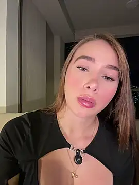 Lanataylor- online show from 05.05.26