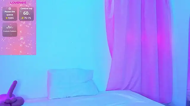 Snapshot of Natasha_by chatting on 11.25.25 Natasha by online show from 11.25.25