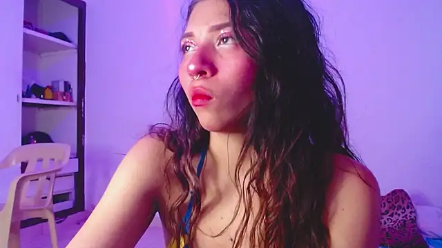 Snapshot of Carlacutte chatting on 01.12.25 Carlacutte online show from 01.12.25