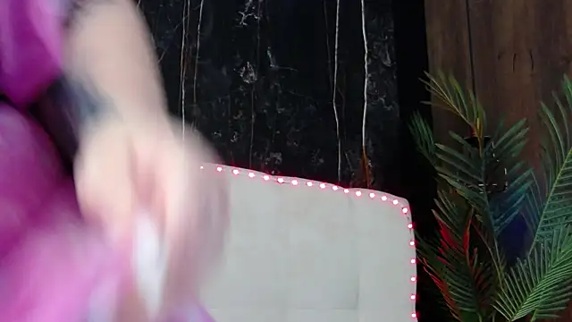 MelanieBrownn online show from 04.29.26