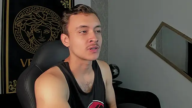 Desmon Clark online show from 01.04.25