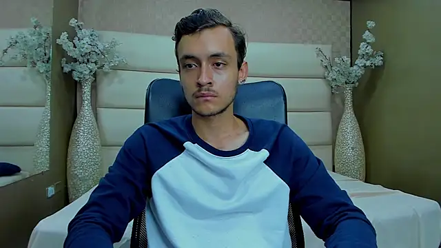 Desmon Clark online show from 02.02.25