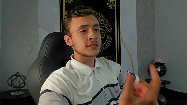 Desmon Clark online show from 02.05.25