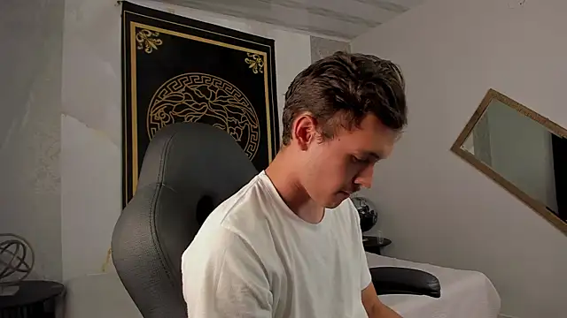 Desmon Clark online show from 02.11.25