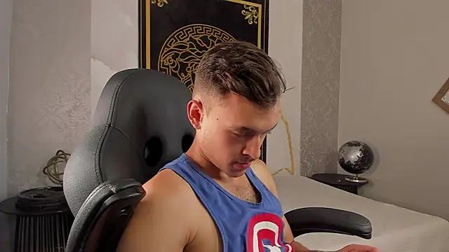 Desmon Clark online show from 02.17.25