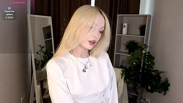 Naughty  Couplles online show from 04.22.26