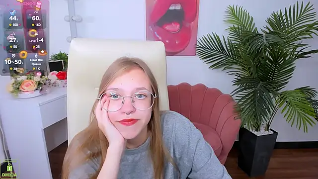 LayriantaVee online show from 09.15.25