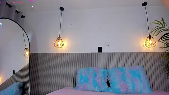 valentina lux online show from 06.18.26