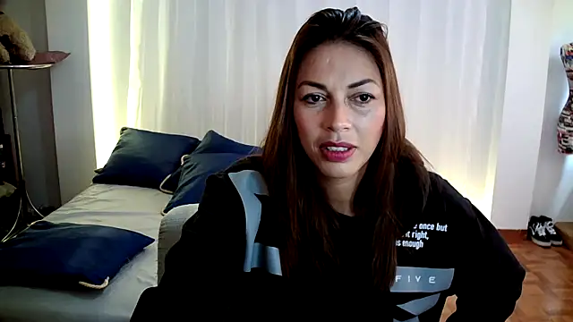 Hanna Charming online show from 01.08.26