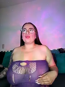 Snapshot of soofy__ chatting on 05.20.26 soofy online show from 05.20.26