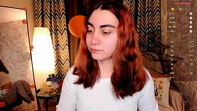 hannacheekss  online show from 10.24.25