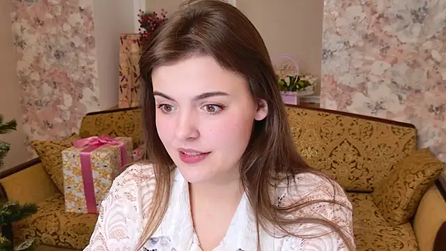 Snapshot of showmeparadise chatting on 12.21.25 showmeparadise online show from 12.21.25