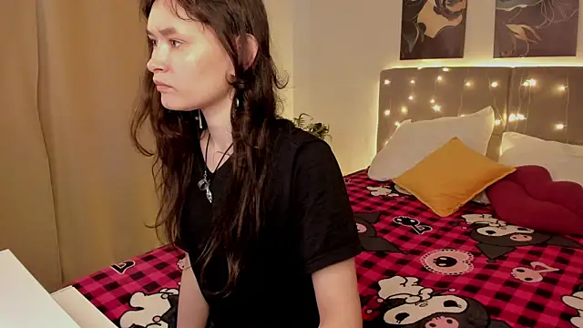 Emily Strikeee online show from 05.07.26