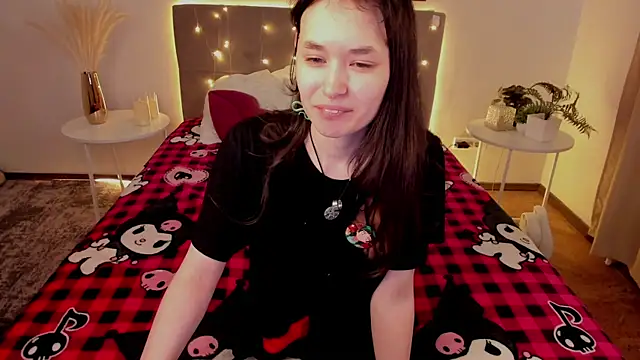 Snapshot of Emily_Strikeee chatting on 05.18.26 Emily Strikeee online show from 05.18.26