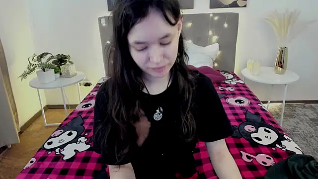 Snapshot of Emily_Strikeee chatting on 05.25.26 Emily Strikeee online show from 05.25.26