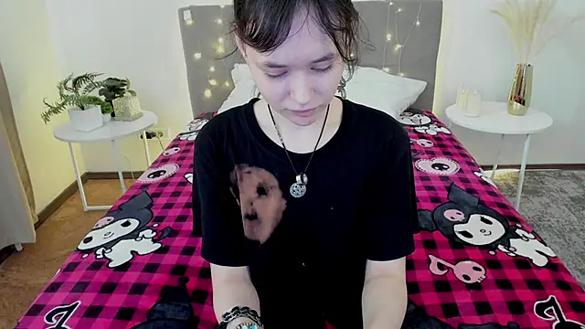 Snapshot of Emily_Strikeee chatting on 05.28.26 Emily Strikeee online show from 05.28.26