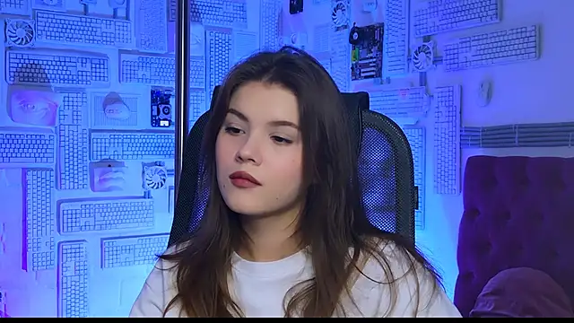 Snapshot of EvaThopson chatting on 01.05.25 EvaThopson online show from 01.05.25