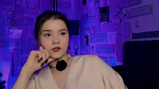 Snapshot of EvaThopson chatting on 02.01.25 EvaThopson online show from 02.01.25