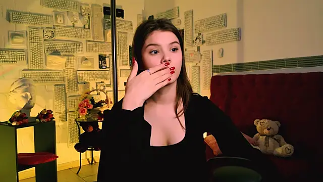 Snapshot of EvaThopson chatting on 03.21.25 EvaThopson online show from 03.21.25