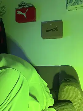 Snapshot of Hxnsovrgon chatting on 02.17.25 Hxnsovrgon online show from 02.17.25