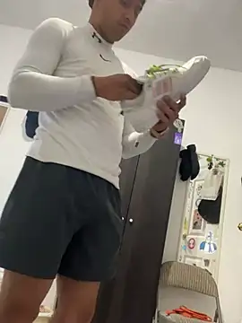 Snapshot of Hxnsovrgon chatting on 02.20.25 Hxnsovrgon online show from 02.20.25