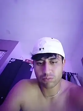 Snapshot of Hxnsovrgon chatting on 10.27.25 Hxnsovrgon online show from 10.27.25