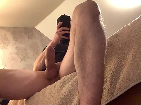 Snapshot of girth-master chatting on 02.12.25 girth-master online show from 02.12.25