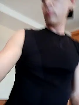 Snapshot of ElyasMatt chatting on 03.21.25 ElyasMatt online show from 03.21.25