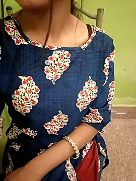 Snapshot of EACH_555 chatting on 11.23.25 EACH 555 online show from 11.23.25