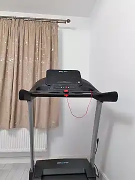 Snapshot of leeya_lee chatting on 02.05.25 leeya lee online show from 02.05.25