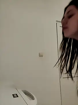 Snapshot of leeya_lee chatting on 02.10.25 leeya lee online show from 02.10.25