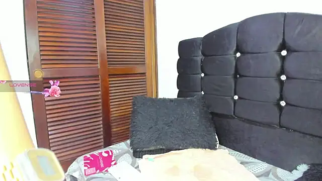 Selenakyle92  online show from 07.21.26