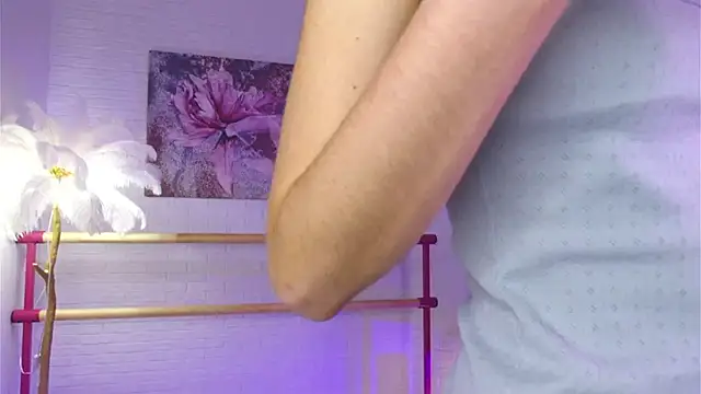 lylylovesyou online show from 12.03.24