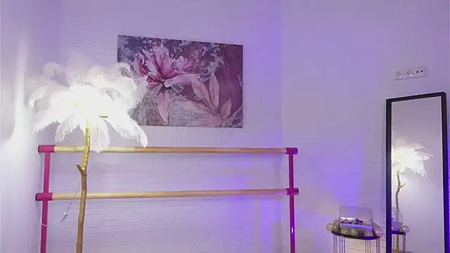 lylylovesyou online show from 12.08.24