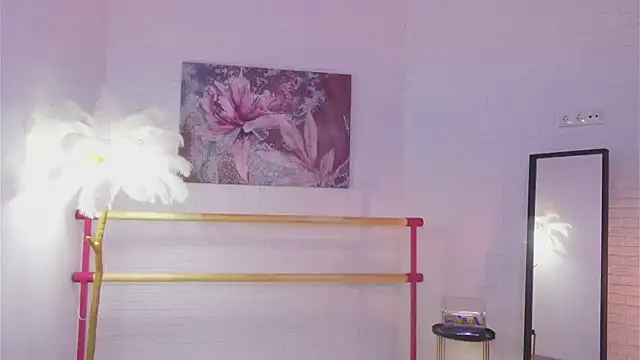 lylylovesyou online show from 12.14.24