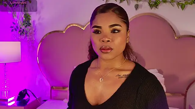 NahiaraReina online show from 07.11.26